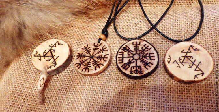 ប៉ោលជាមួយ runes ជាទេពអប្សរនៃភាពជោគជ័យ
